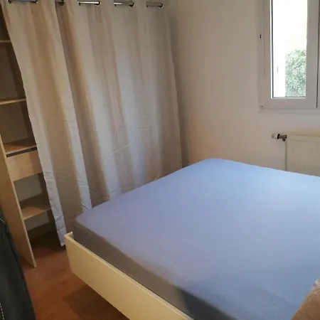 Grand T3 Avec Clim, Parking Et Terrasse Privative - Apartment