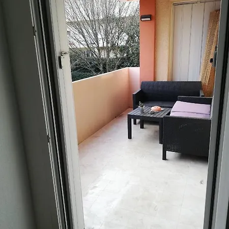 Grand T3 Avec Clim, Parking Et Terrasse Privative - Agen