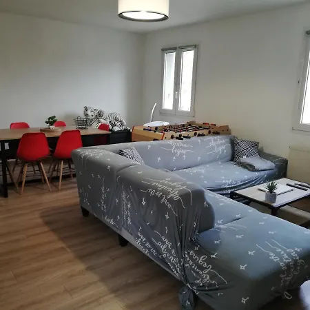 Grand T3 Avec Clim, Parking Et Terrasse Privative - *